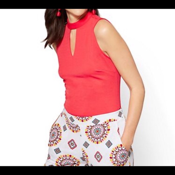 New Mock neck keyhole blouse - Picture 3 of 4