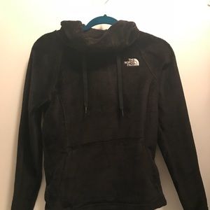 North face pull over