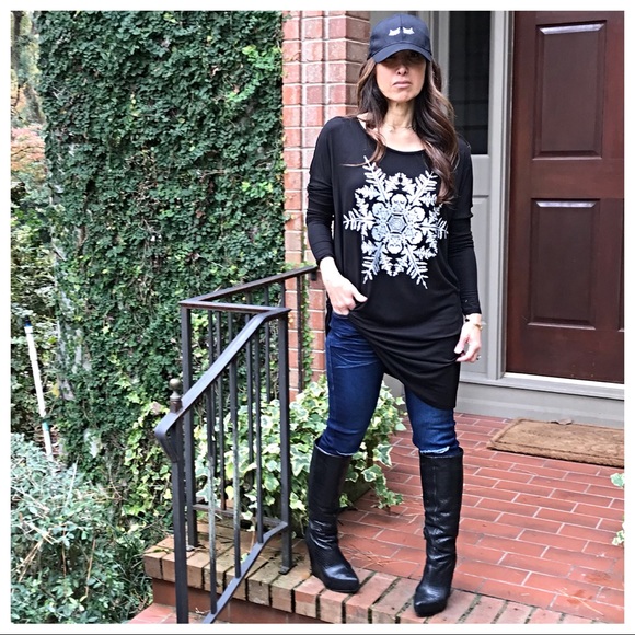 Snow flakes black tunic - Picture 4 of 7