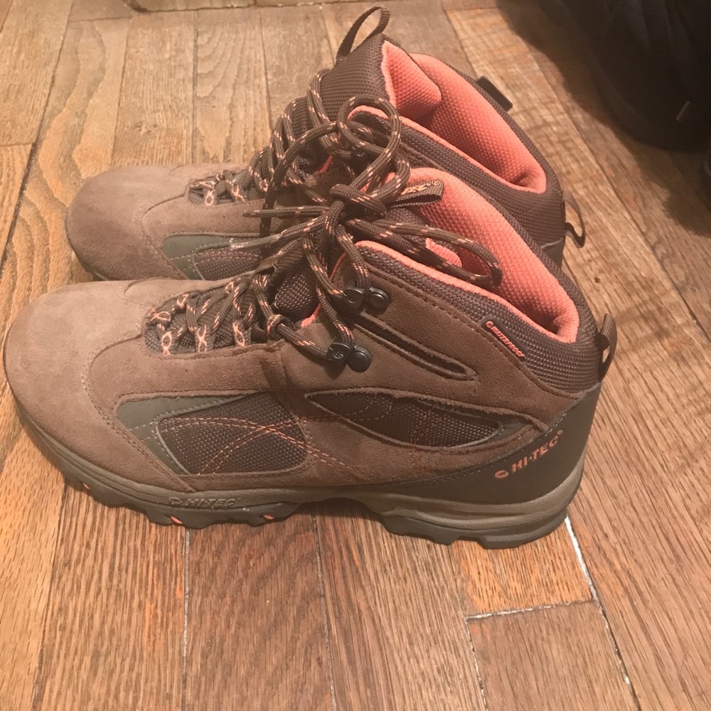 Hi-tech snow boots