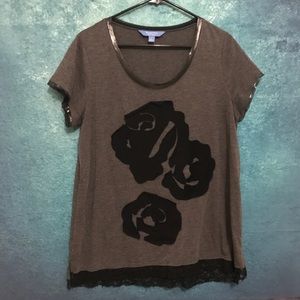 Simply Vera gray black rose print tops size L