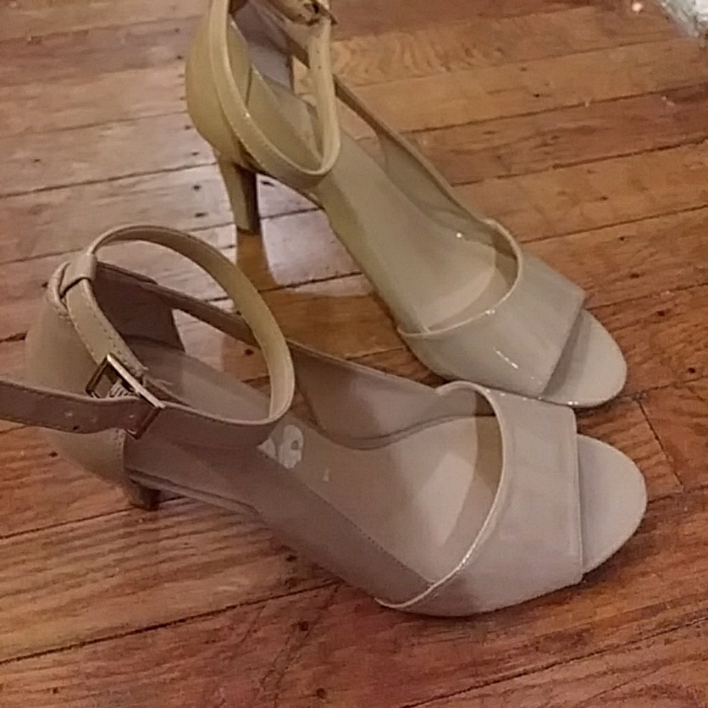 Franco Sarto peep toe