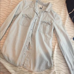 Lightwash denim/chambray button up