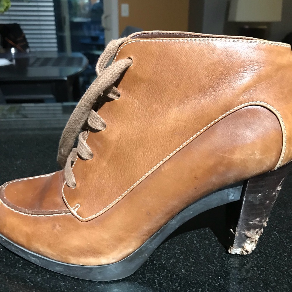 Cole Haan Nike Air 7.5b. Please help locate a pair