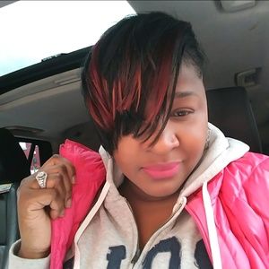 Meet your Posher, Monique