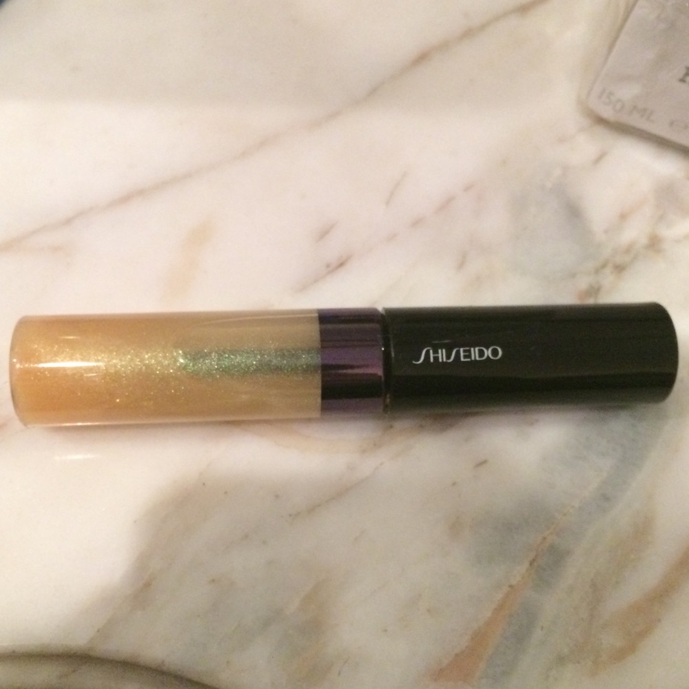 Shiseido Luminizing Lip Gloss YE505