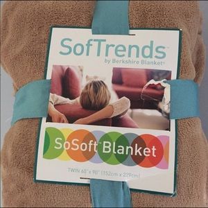 SofTrends So Soft Blanket