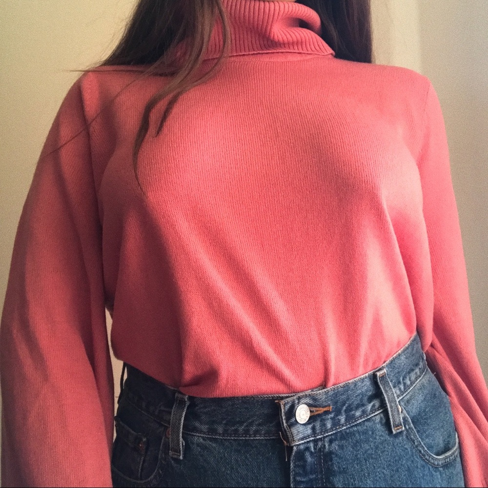 stunning pink 100% acrylic turtleneck sweater 🌸🌷