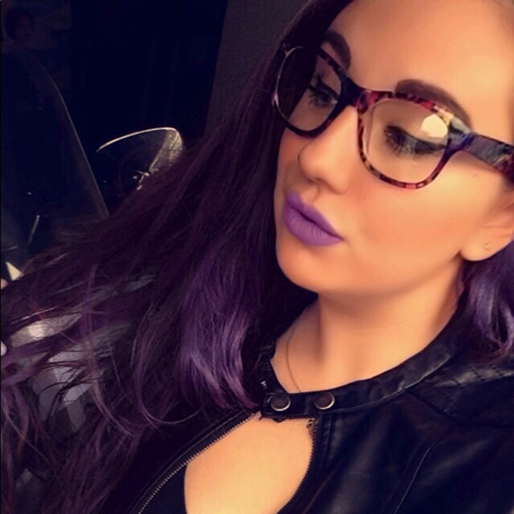 Meet your Posher, Kelly