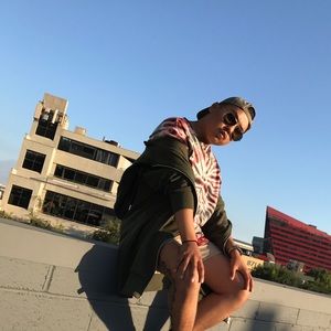 Meet your Posher, Derek