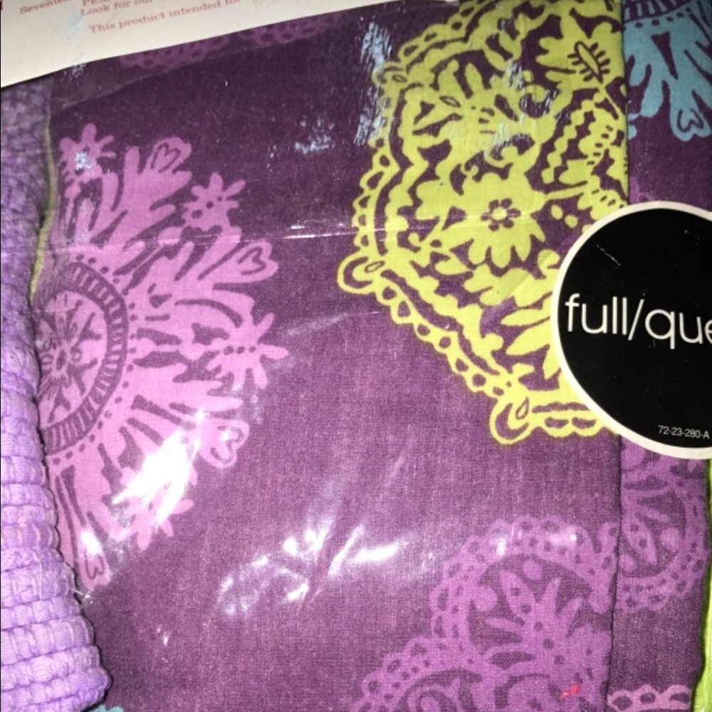 Comforter - Picture 2 of 2