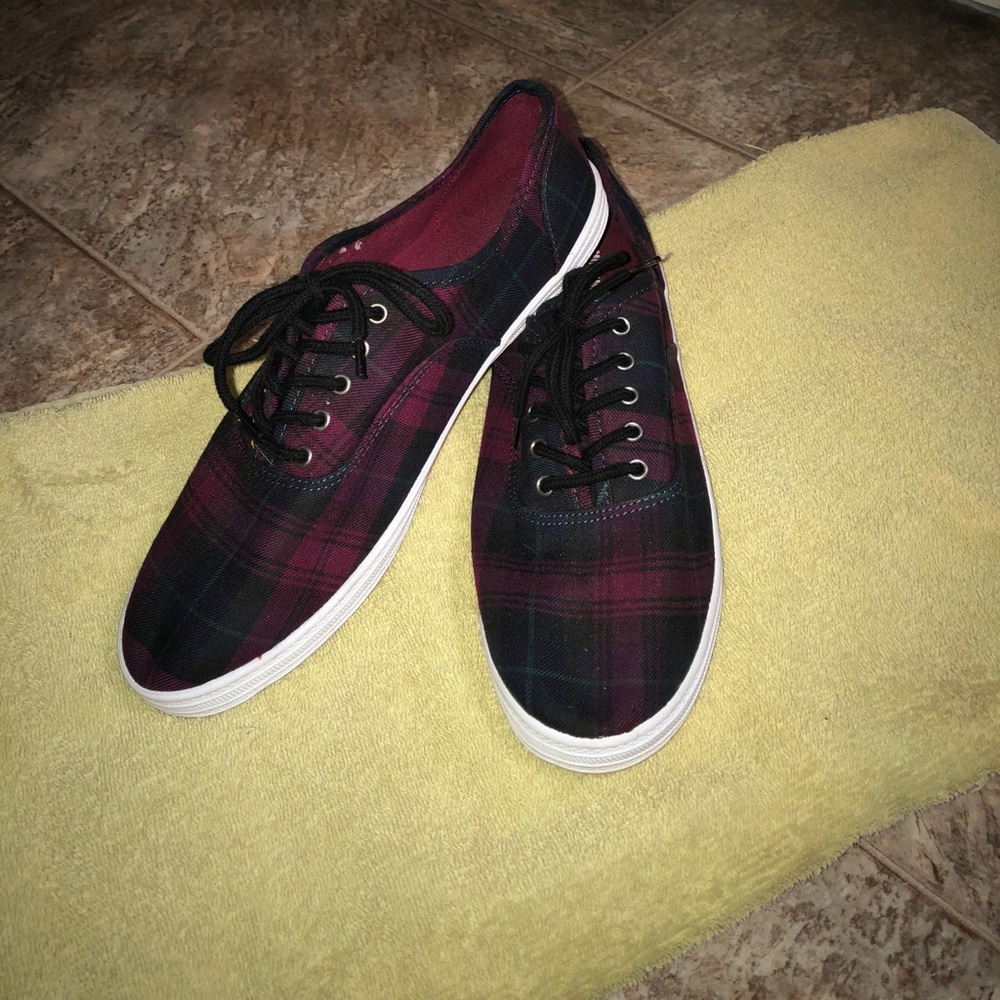 Plaid size 12 Mossimo shoes