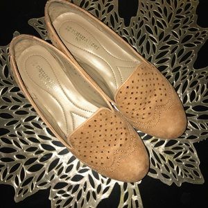 Naturalizer Cutout Flat