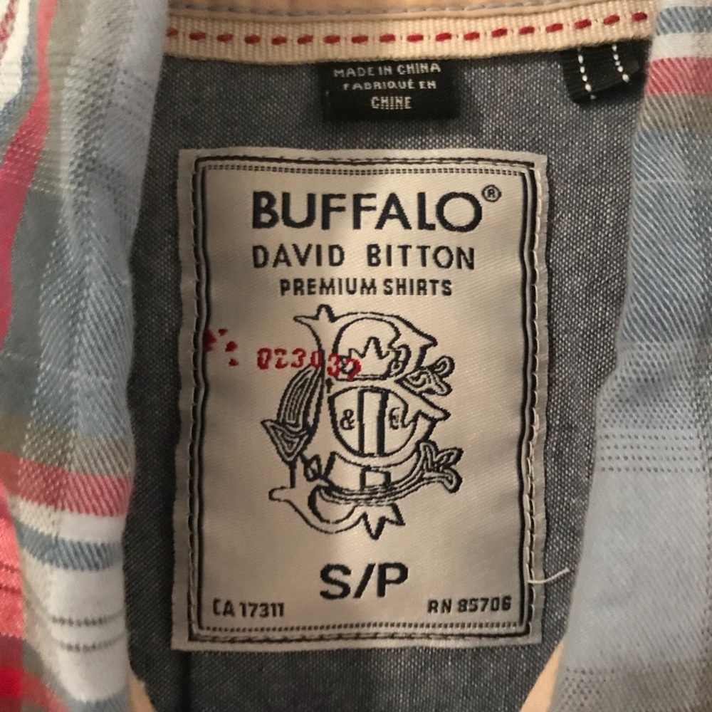 Item donated to local thrift shop. No longer available