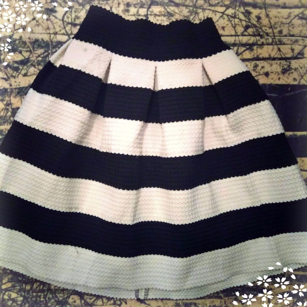 Foreign Exchange Flouncy Skater Skirt