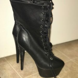 6inch Black Boots
