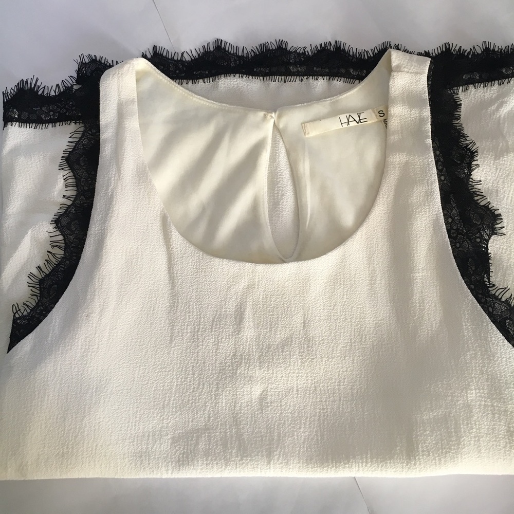cute tank top lined with black lace!
