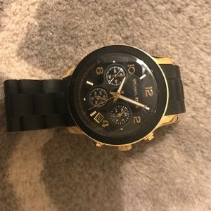 Michael Korea black and gold watch