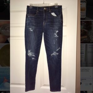 American Eagle AE distressed jeans!!