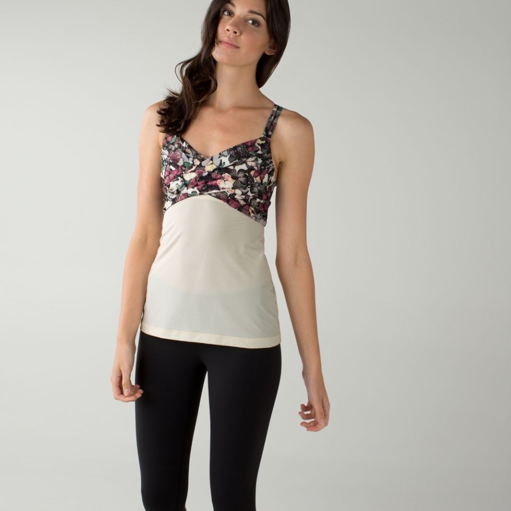 Lululemon wrap it up tank butterfly/cream 6