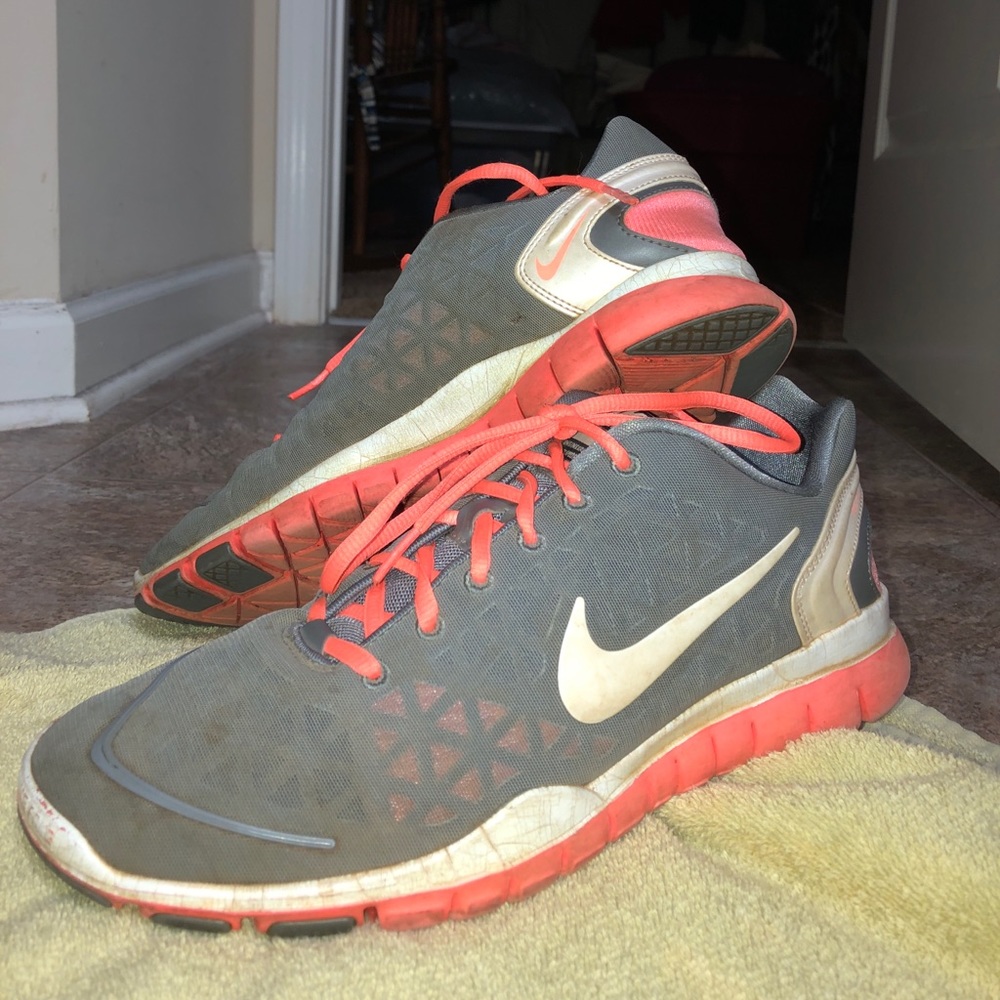 Women’s Nike Free Fit 2 size 11