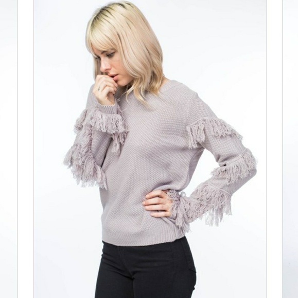 1 left ๐ GORGEOUS Sweater with fringe detail - Picture 3 of 5