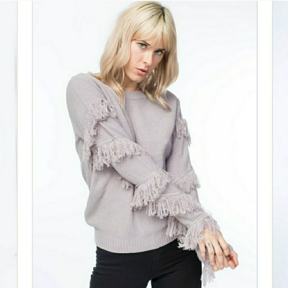1 left ๐ GORGEOUS Sweater with fringe detail - Picture 5 of 5