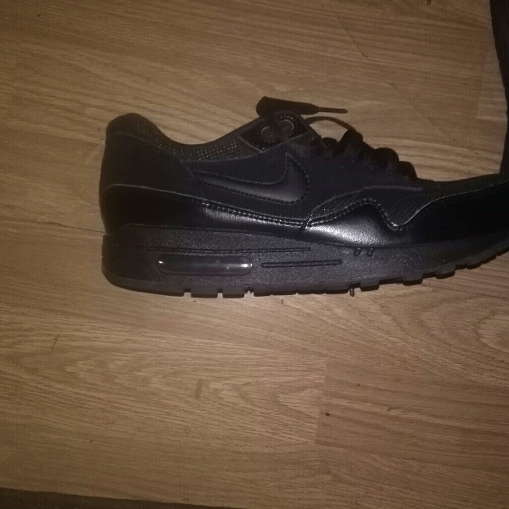 All Black Air Max MEN'S 8 WOMEN'S 9.5