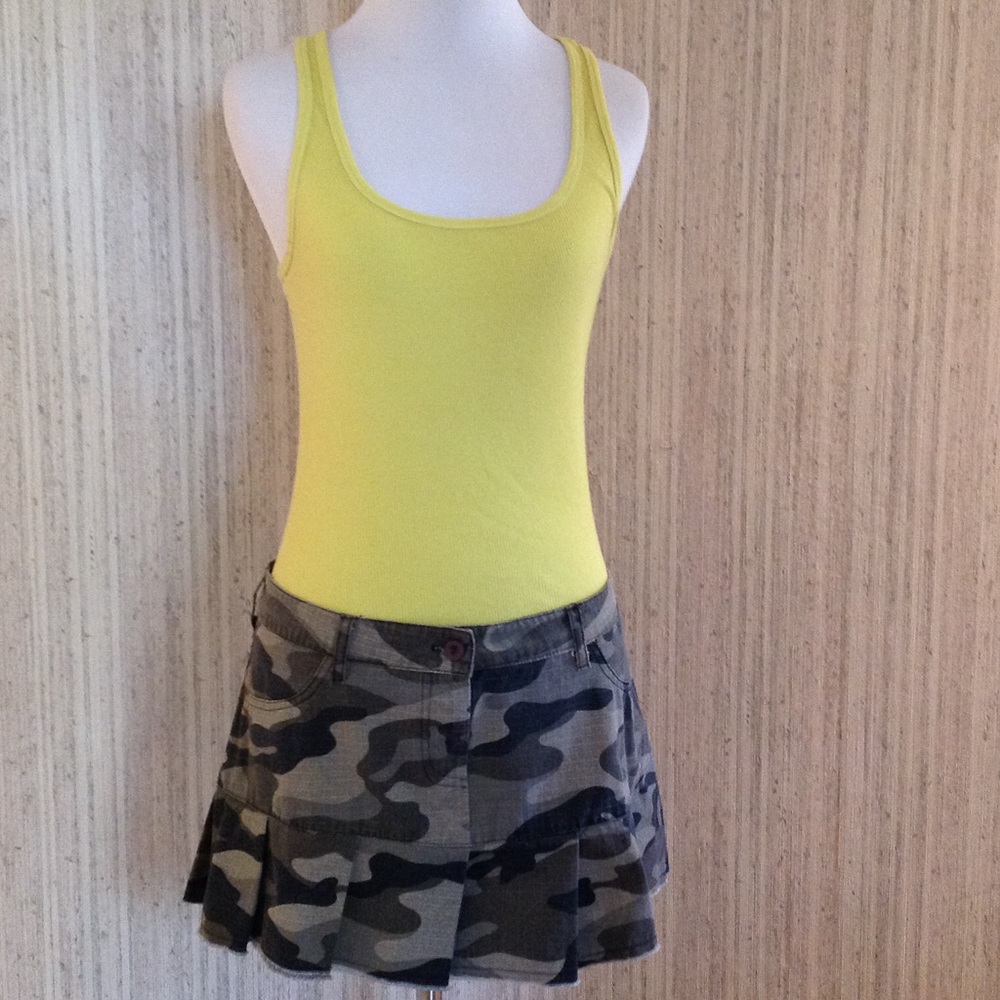 Forever 21 Camo Mini Skirt Sz M NWOT