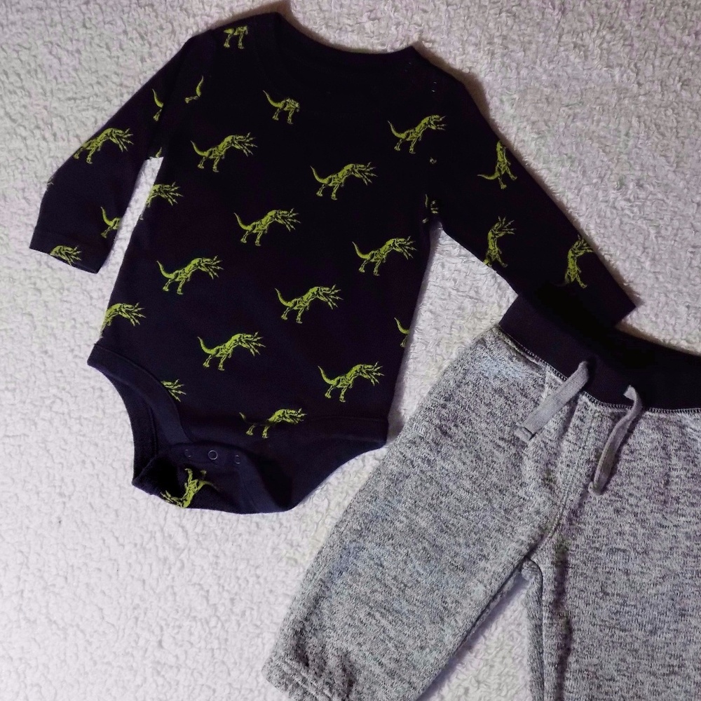 *SOLD* Baby Gap 3-6m 2 Piece Set Bundle - Like New