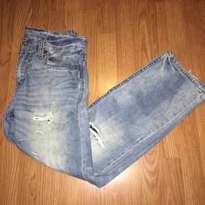 Men’s distressed denim