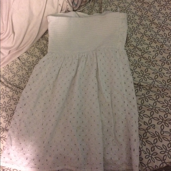 White dress - Picture 2 of 3