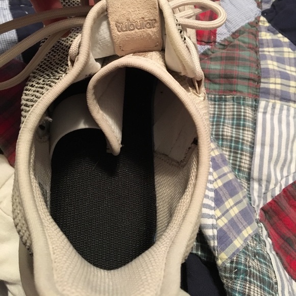 Adidas Tubular Men’s size 9.5 - Picture 2 of 4