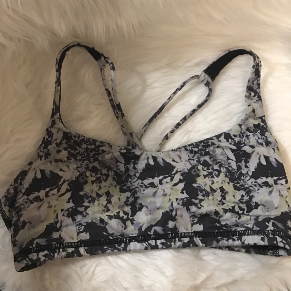 Lululemon Free To Be sports bra