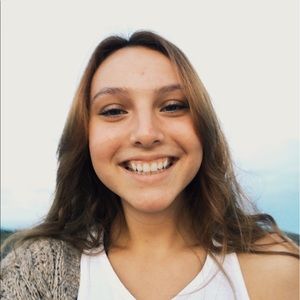 Meet your Posher, Claire