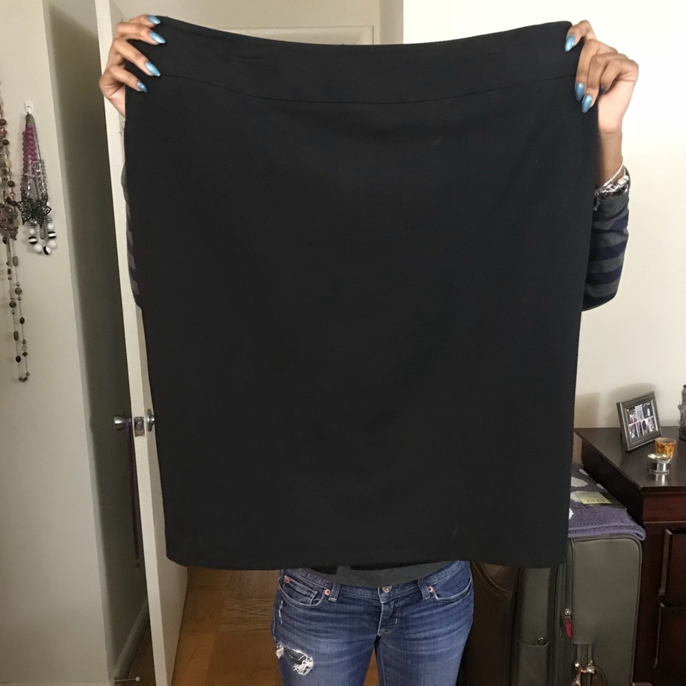 Casual knee length lined dress skirt