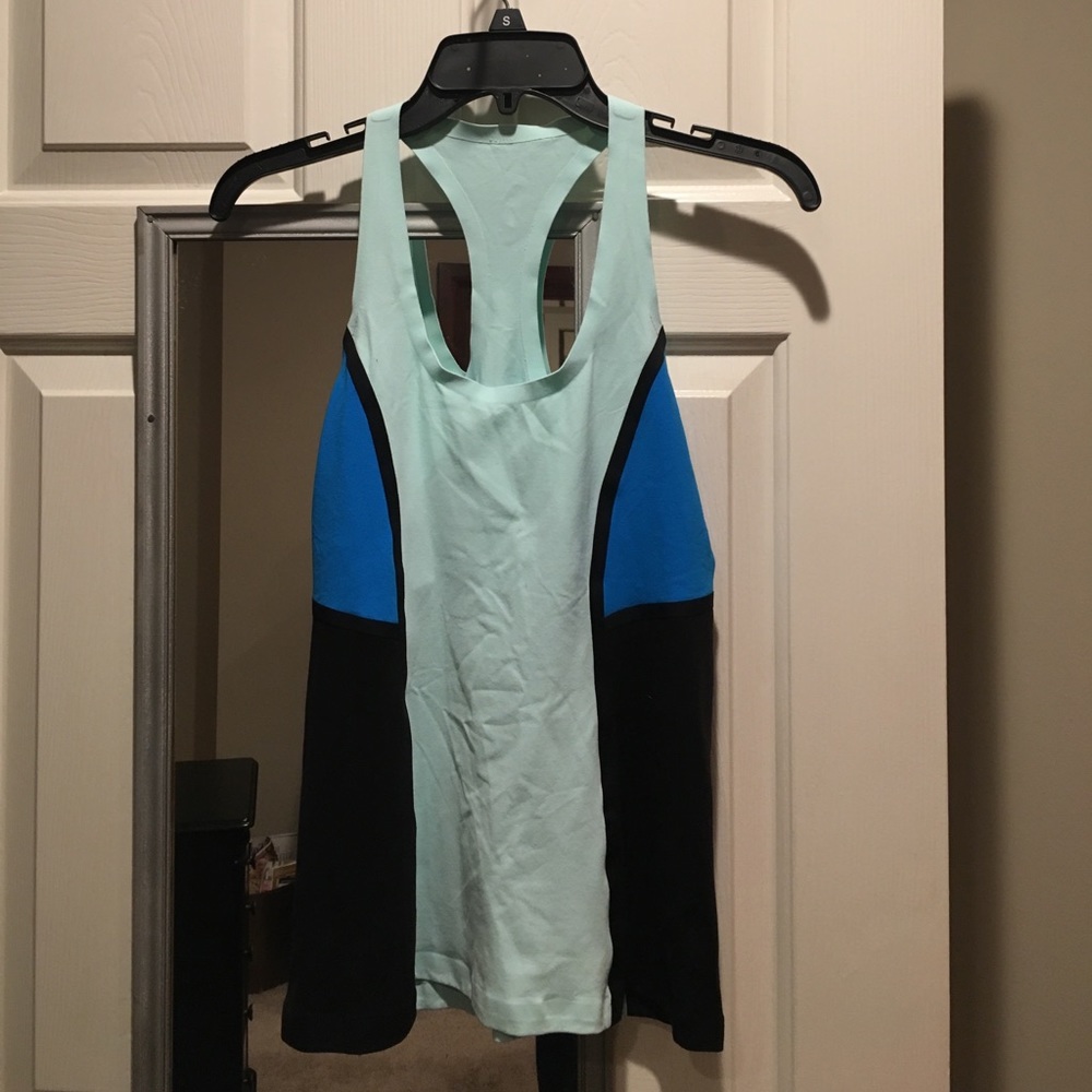Lululemon tank top!