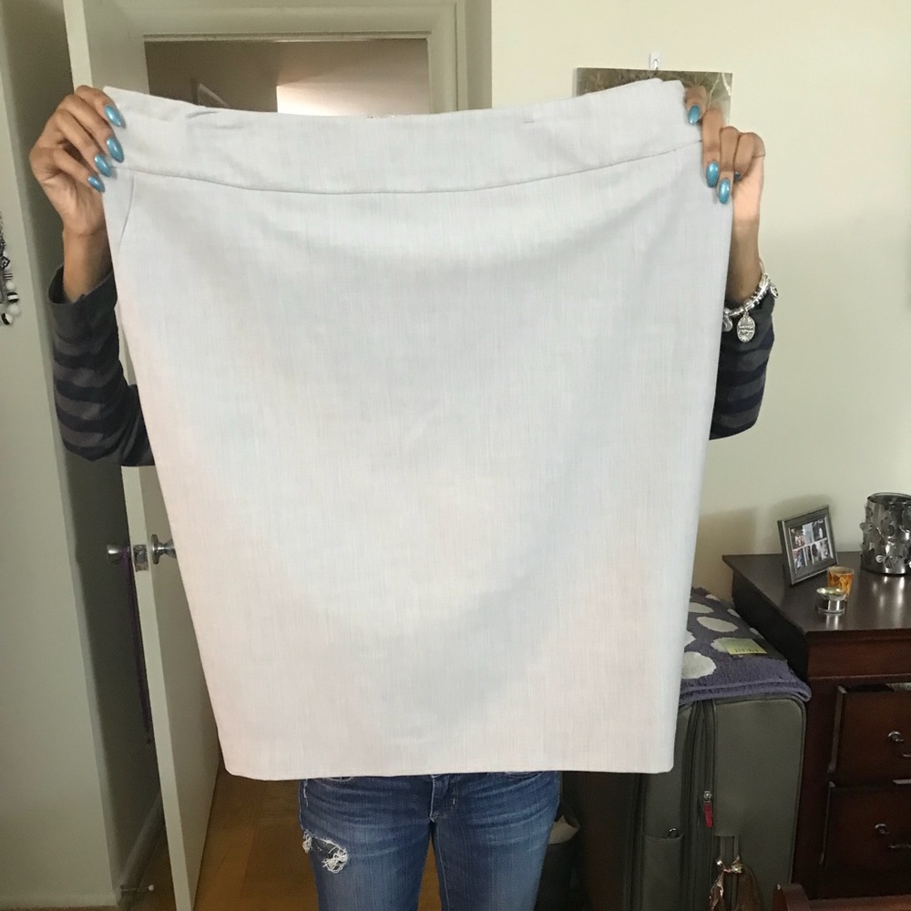 Knee length lined casual skirt