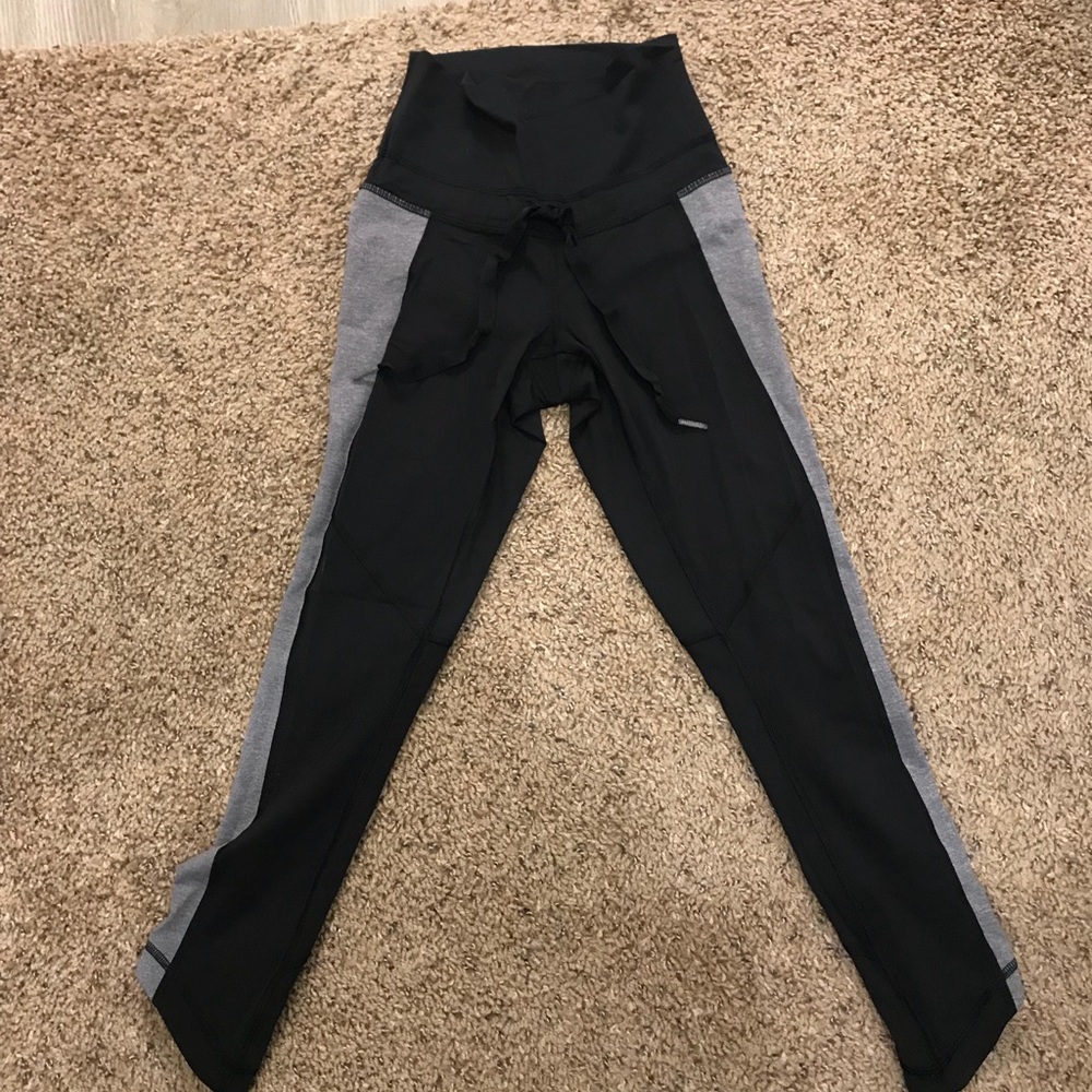 Lululemon leggings size 4
