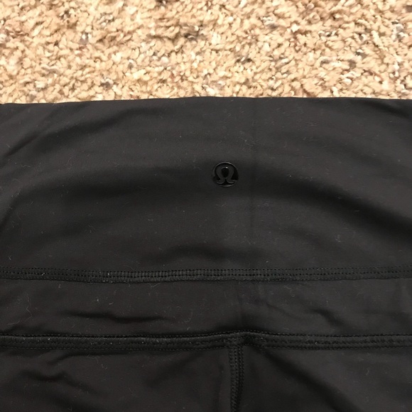 Lululemon leggings size 4 - Picture 3 of 5