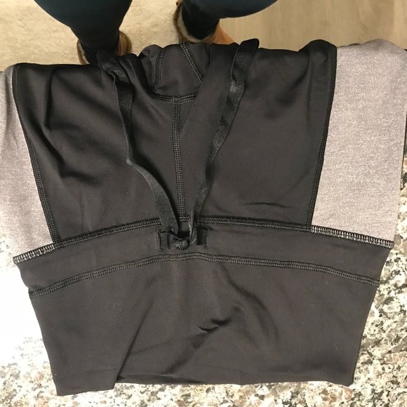 Lululemon leggings size 4 - Picture 5 of 5