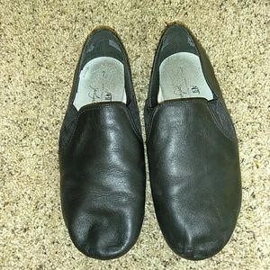 Black jazz shoes size 7
