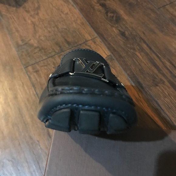 Used but in great condition louis vuitton main image 6
