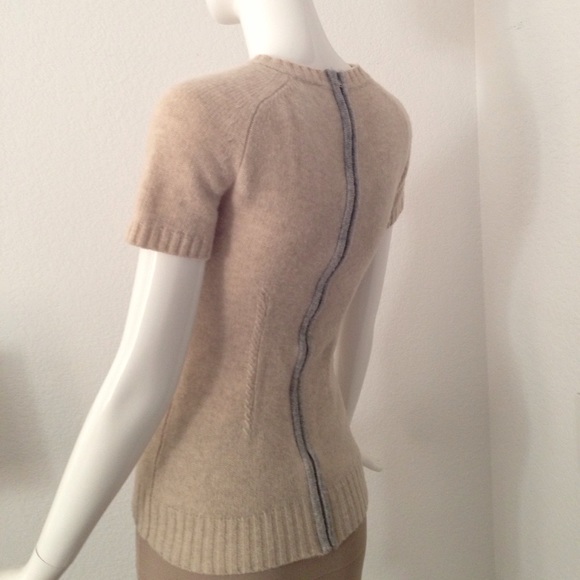 BCBGMaxAzria Sweaters - BCBG fitted  back zipper sweater