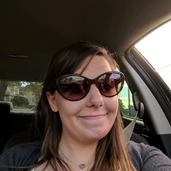 Meet your Posher, Shannon - Picture 1 of 1