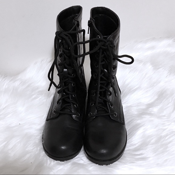 boots with laces