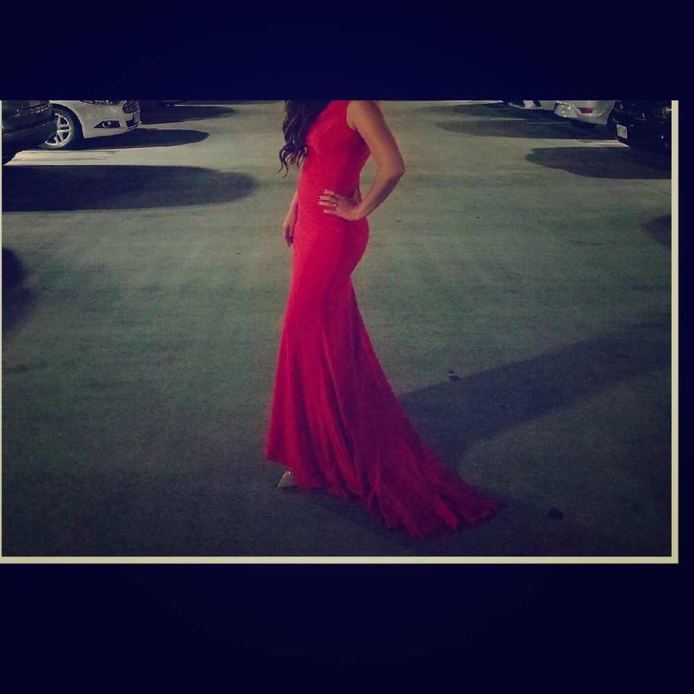 Beautiful Red evening gown