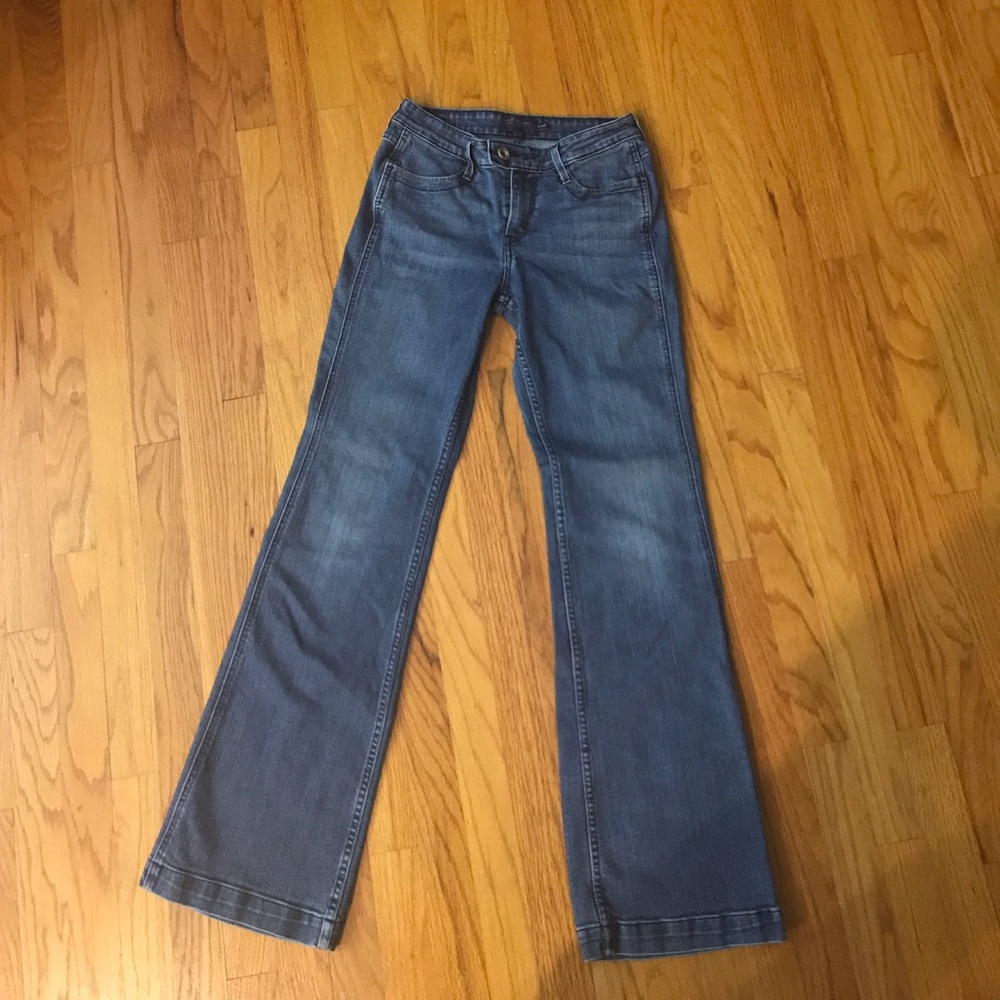 Ladies Levi's jeans