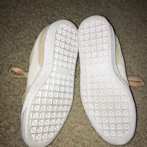 Tan/pinkish colored Puma suede sneakers size 5.5
