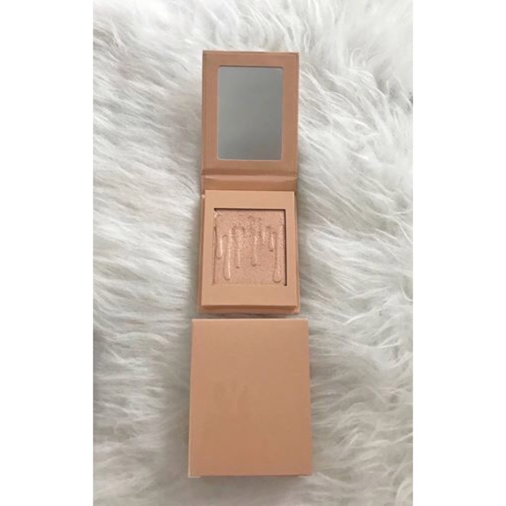 Kylie 'Salted Caramel' Kylighter